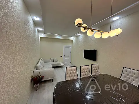 Satılır 2 otaqlı yeni tikili 72 m²