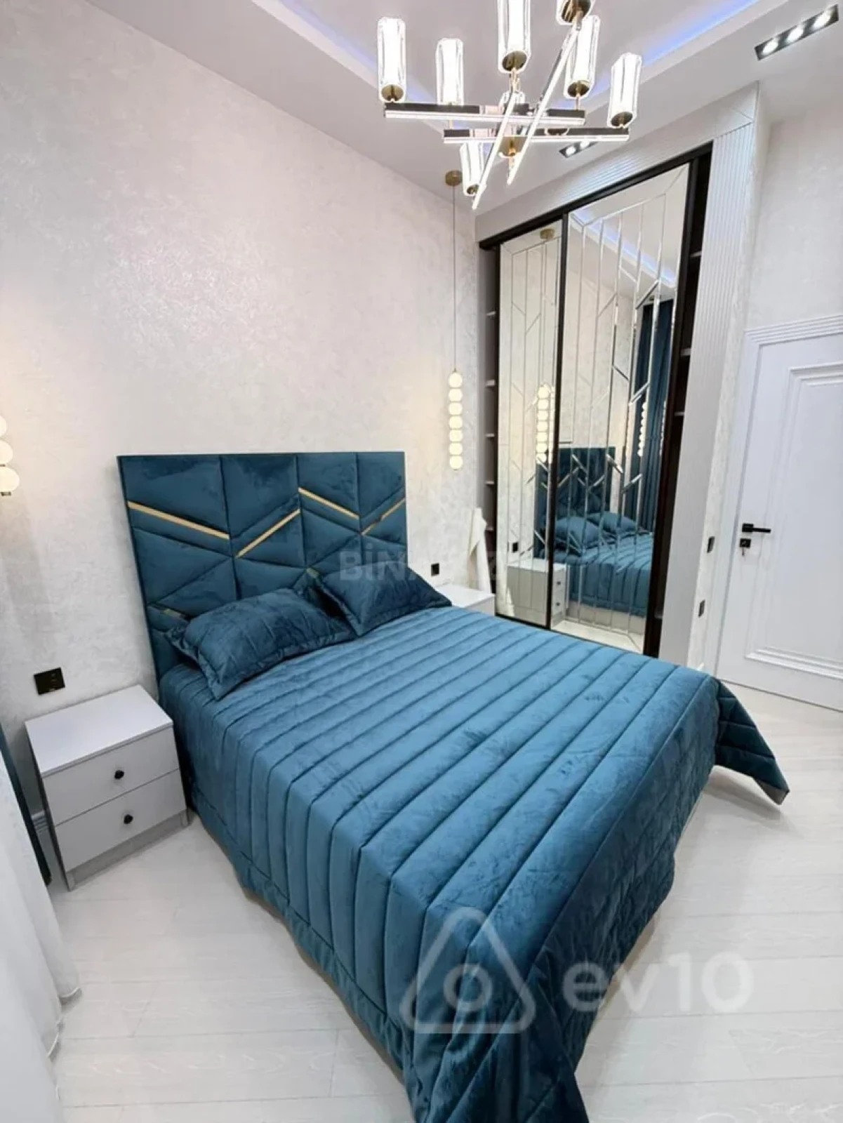 Kirayə verilir 3 otaqlı yeni tikili 120 m²