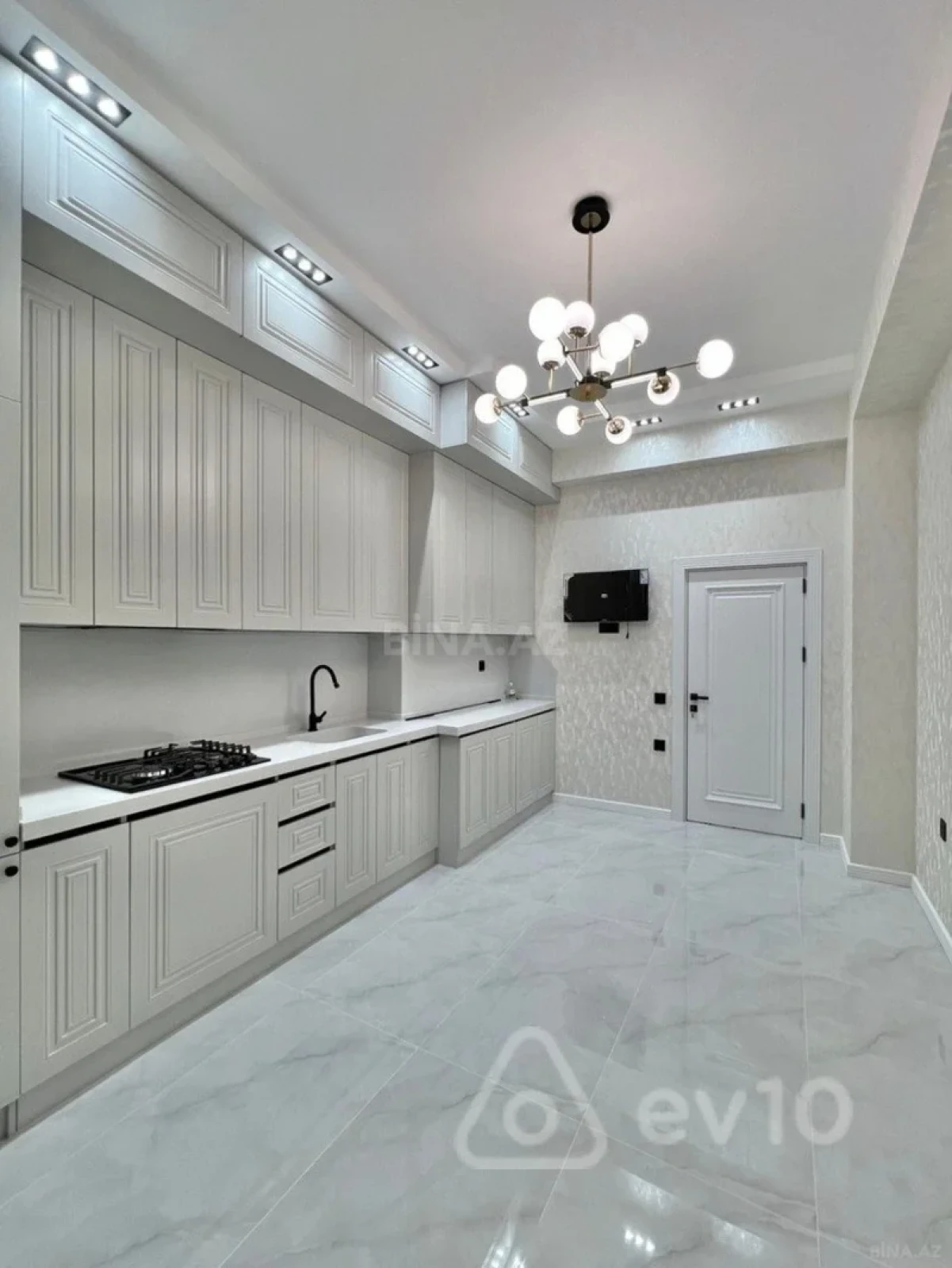 Kirayə verilir 3 otaqlı yeni tikili 120 m²