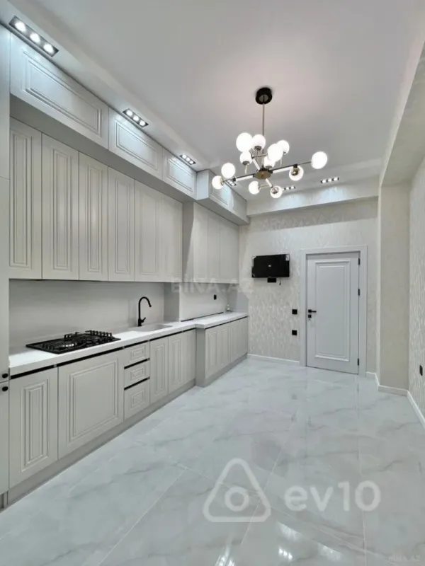 Kirayə verilir 3 otaqlı yeni tikili 120 m²