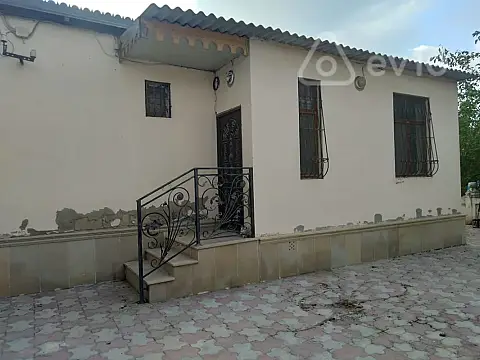 Satılır 4 otaqlı həyət evi 100 m²