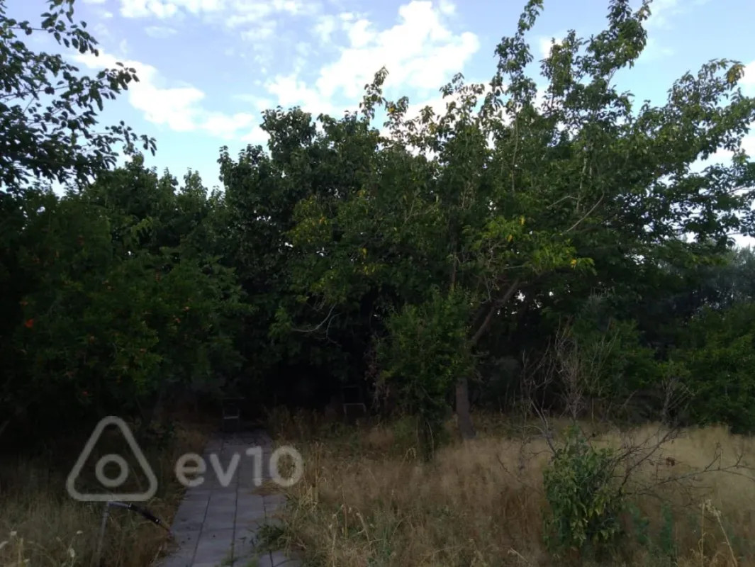 Satılır 4 otaqlı həyət evi 100 m²