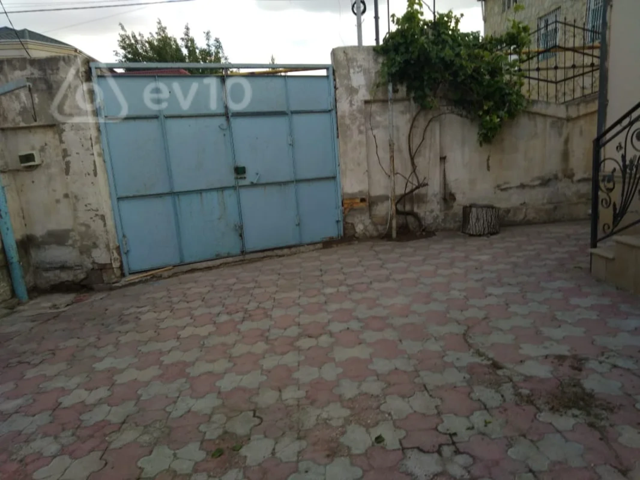 Satılır 4 otaqlı həyət evi 100 m²