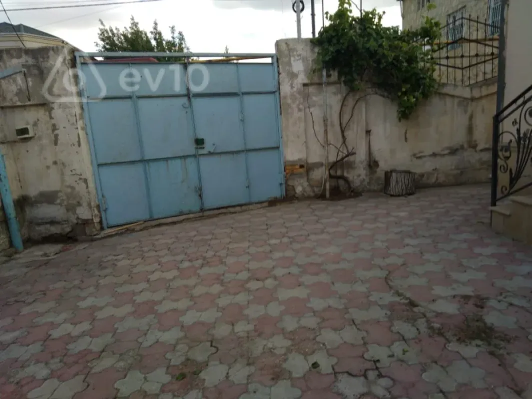 Satılır 4 otaqlı həyət evi 100 m²