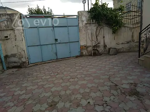 Satılır 4 otaqlı həyət evi 100 m²