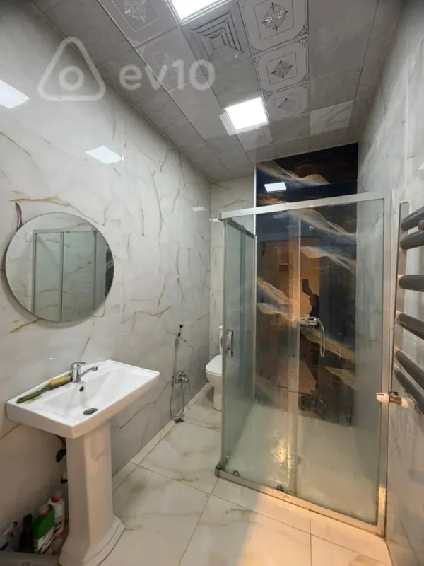 Kirayə verilir 2 otaqlı yeni tikili 65 m²
