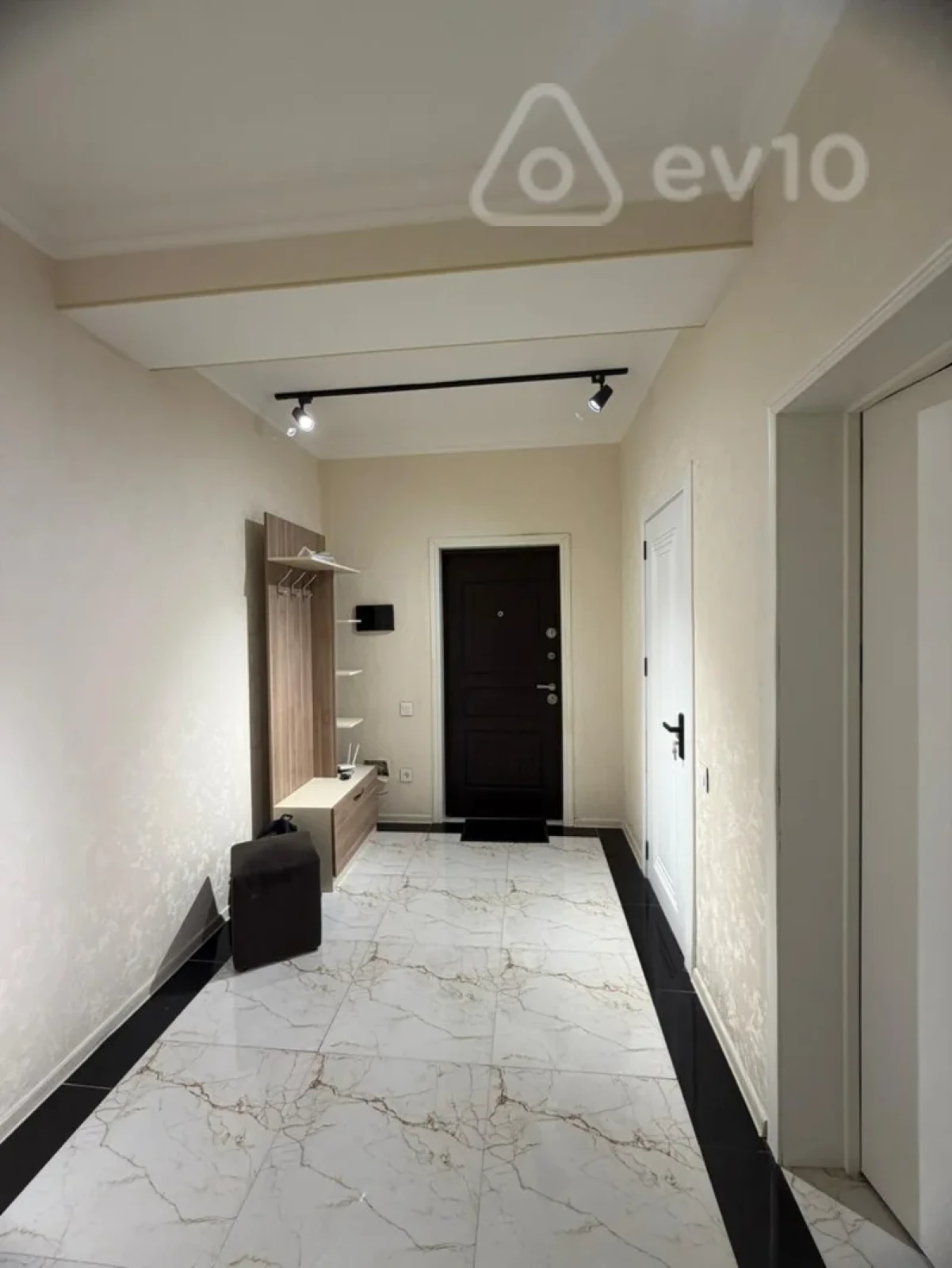 Kirayə verilir 2 otaqlı yeni tikili 65 m²