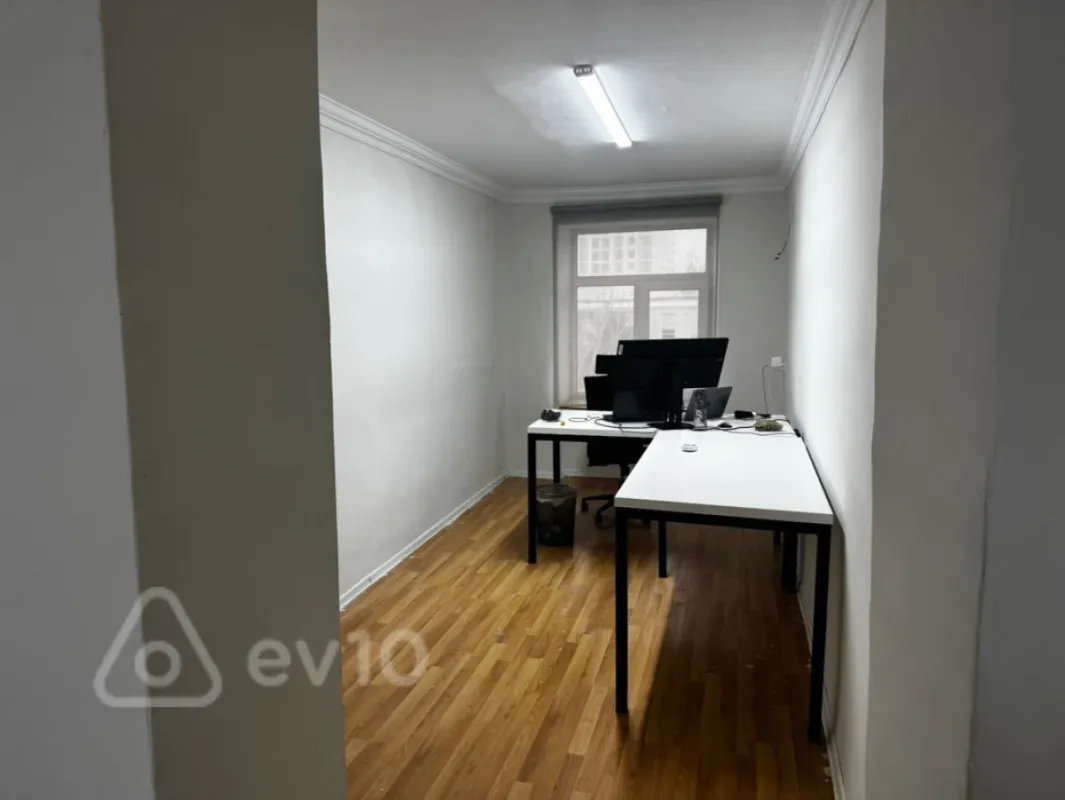 Kirayə verilir 2 otaqlı köhnə tikili 55 m²