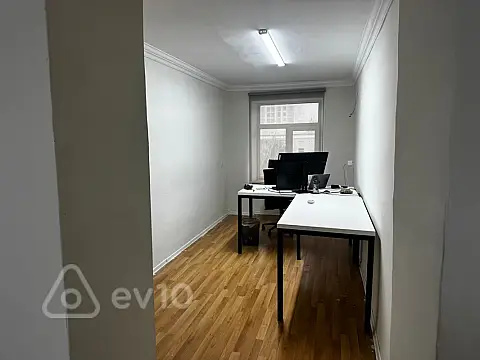 Kirayə verilir 2 otaqlı köhnə tikili 55 m²