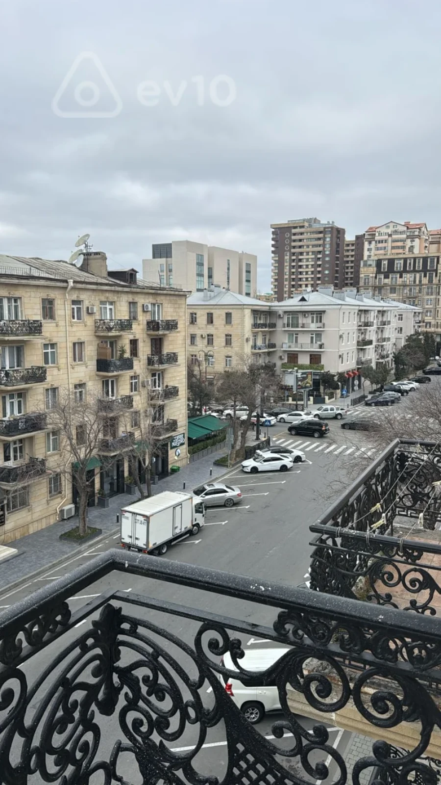 Kirayə verilir 2 otaqlı köhnə tikili 55 m²