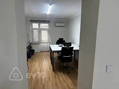 Kirayə verilir 2 otaqlı köhnə tikili 55 m²
