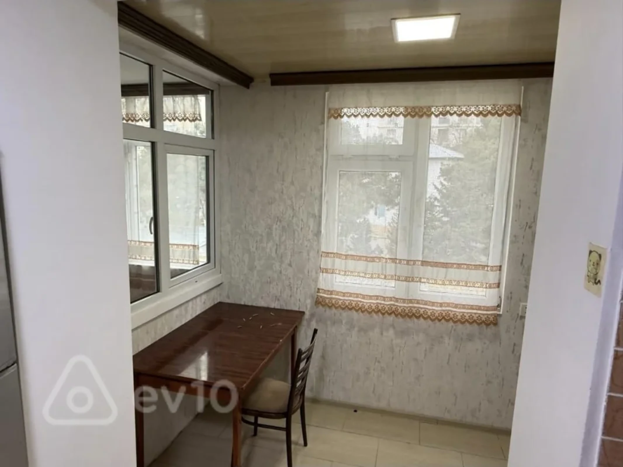 Kirayə verilir 3 otaqlı köhnə tikili 66 m²