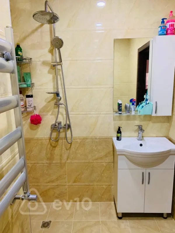 Satılır 2 otaqlı yeni tikili 50 m²