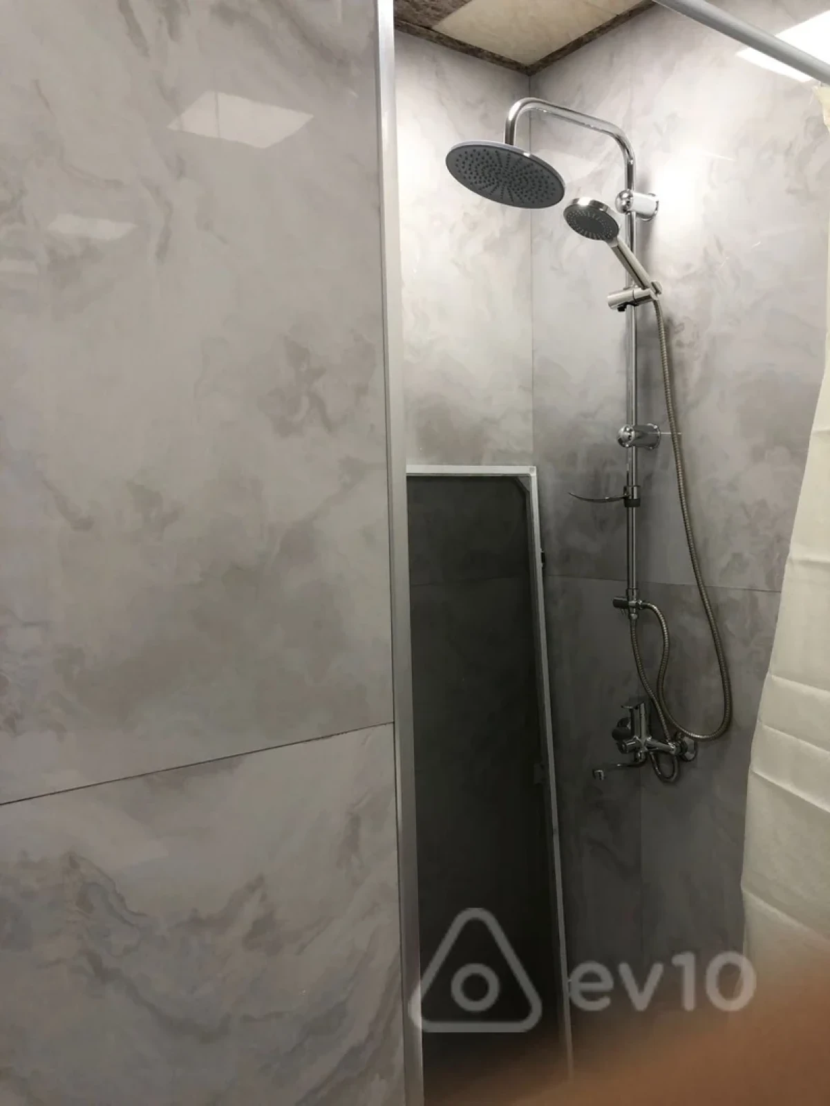 Kirayə verilir 2 otaqlı yeni tikili 55 m²