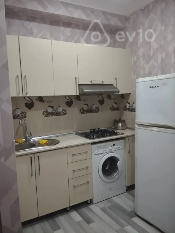 Kirayə verilir 2 otaqlı yeni tikili 65 m²