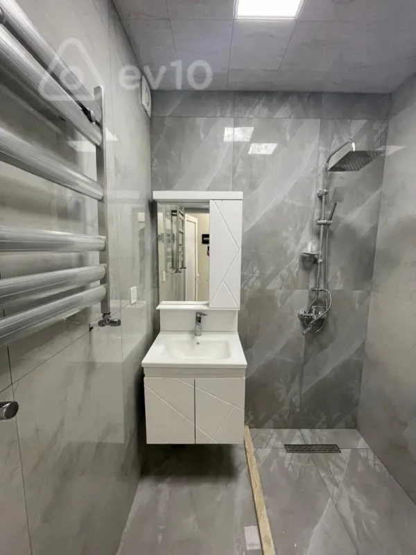 Satılır 3 otaqlı köhnə tikili 65 m²