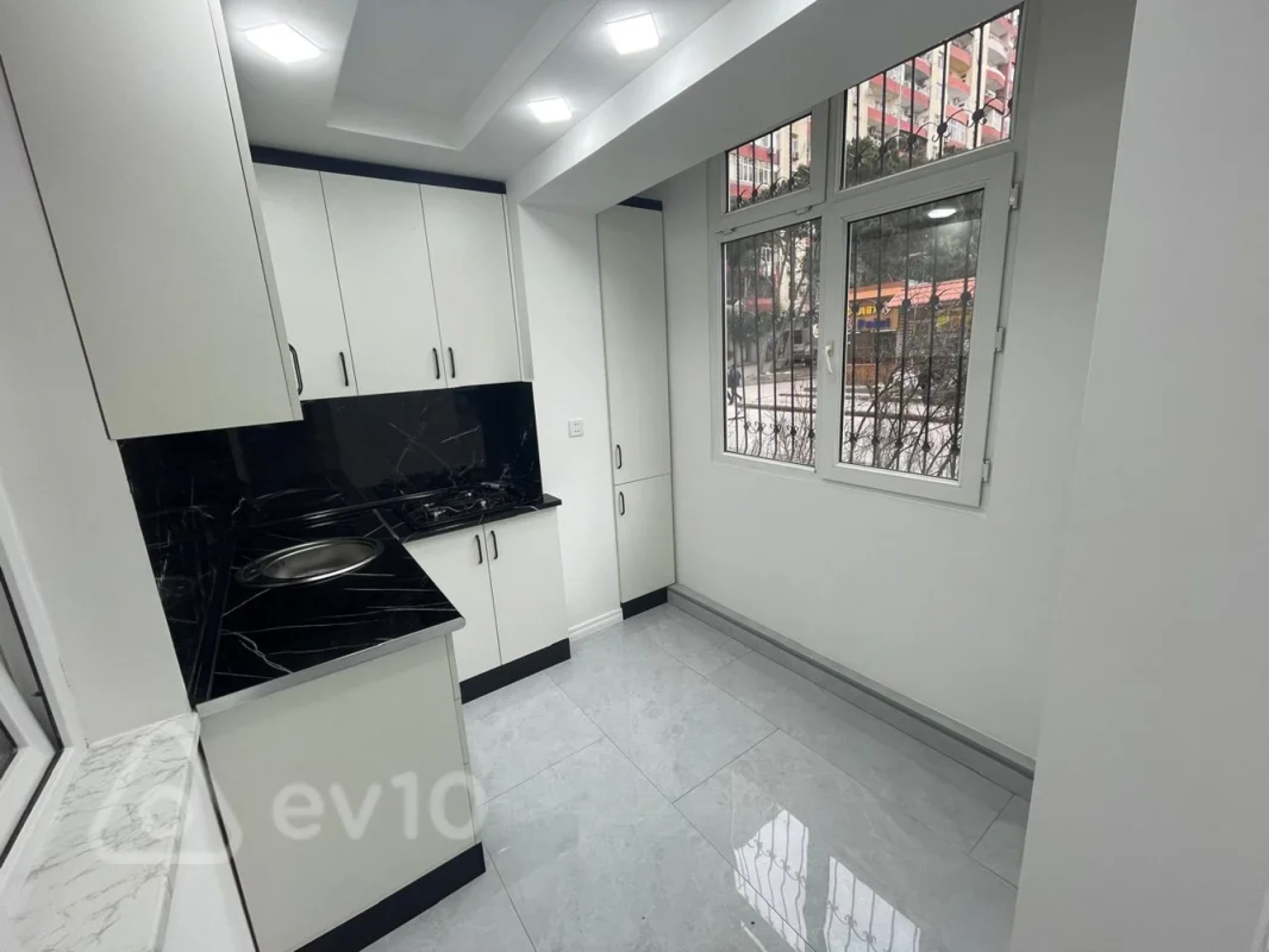 Satılır 3 otaqlı köhnə tikili 65 m²