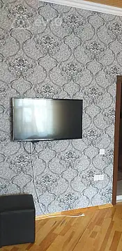 Kirayə verilir 2 otaqlı köhnə tikili 70 m²