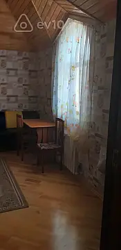 Kirayə verilir 2 otaqlı köhnə tikili 70 m²