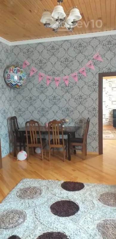 Kirayə verilir 2 otaqlı köhnə tikili 70 m²