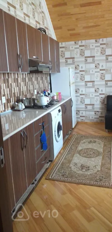 Kirayə verilir 2 otaqlı köhnə tikili 70 m²