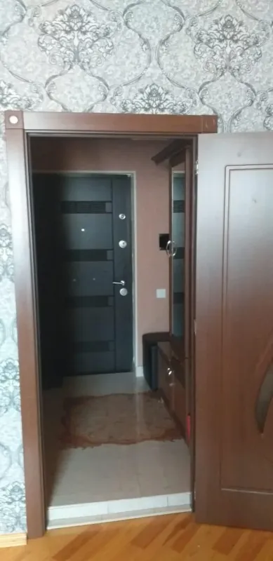 Kirayə verilir 2 otaqlı köhnə tikili 70 m²