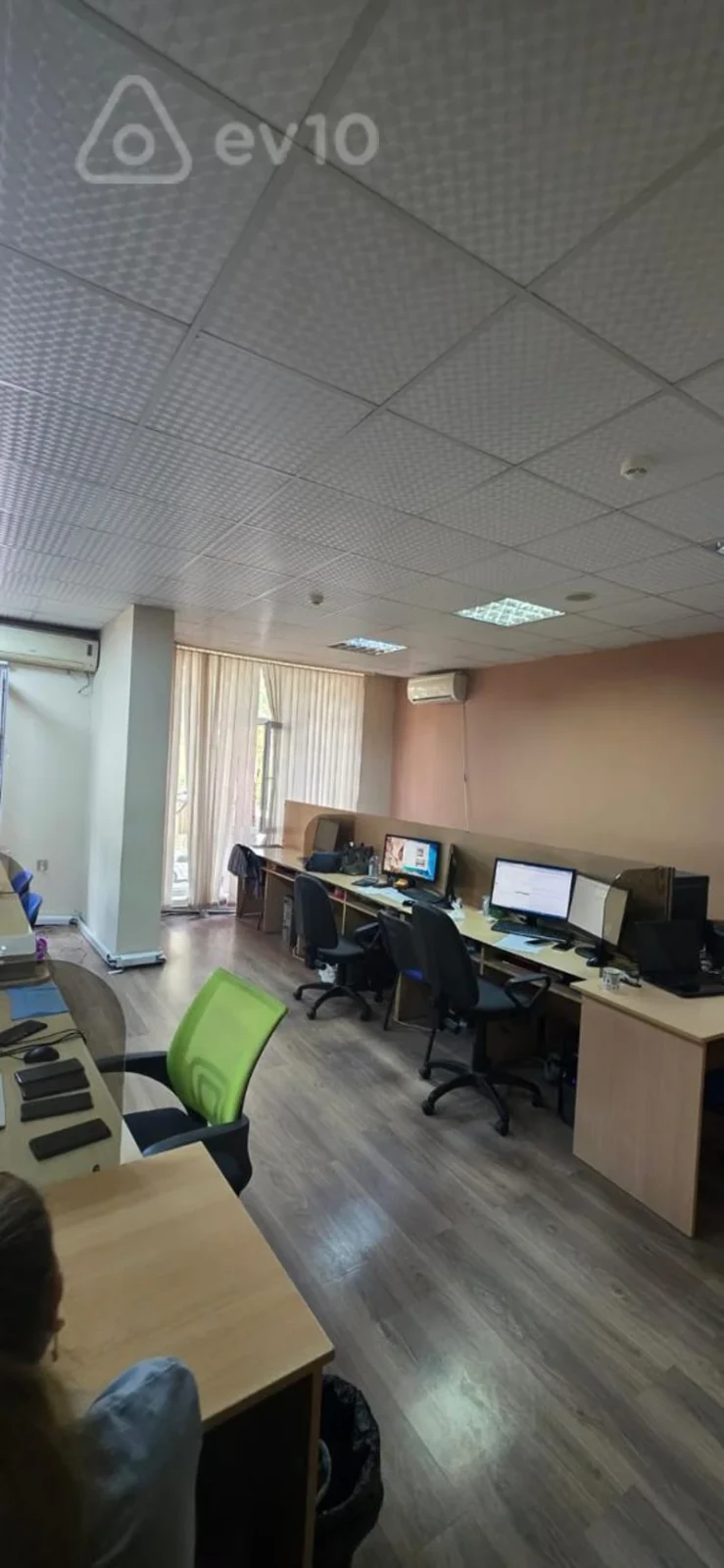 Satılır mənzil 215 m²