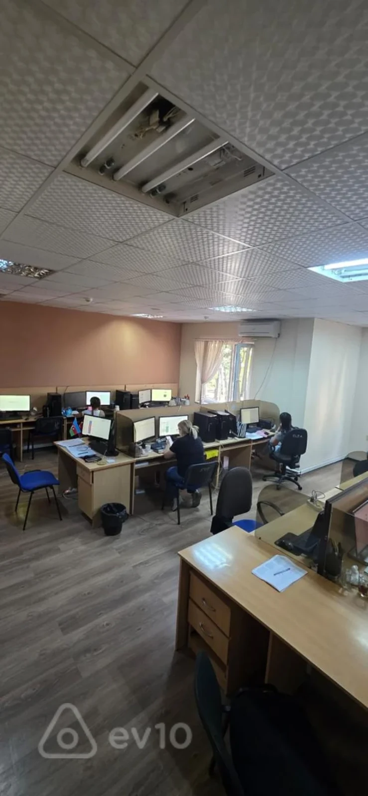 Satılır mənzil 215 m²