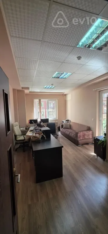 Satılır mənzil 215 m²