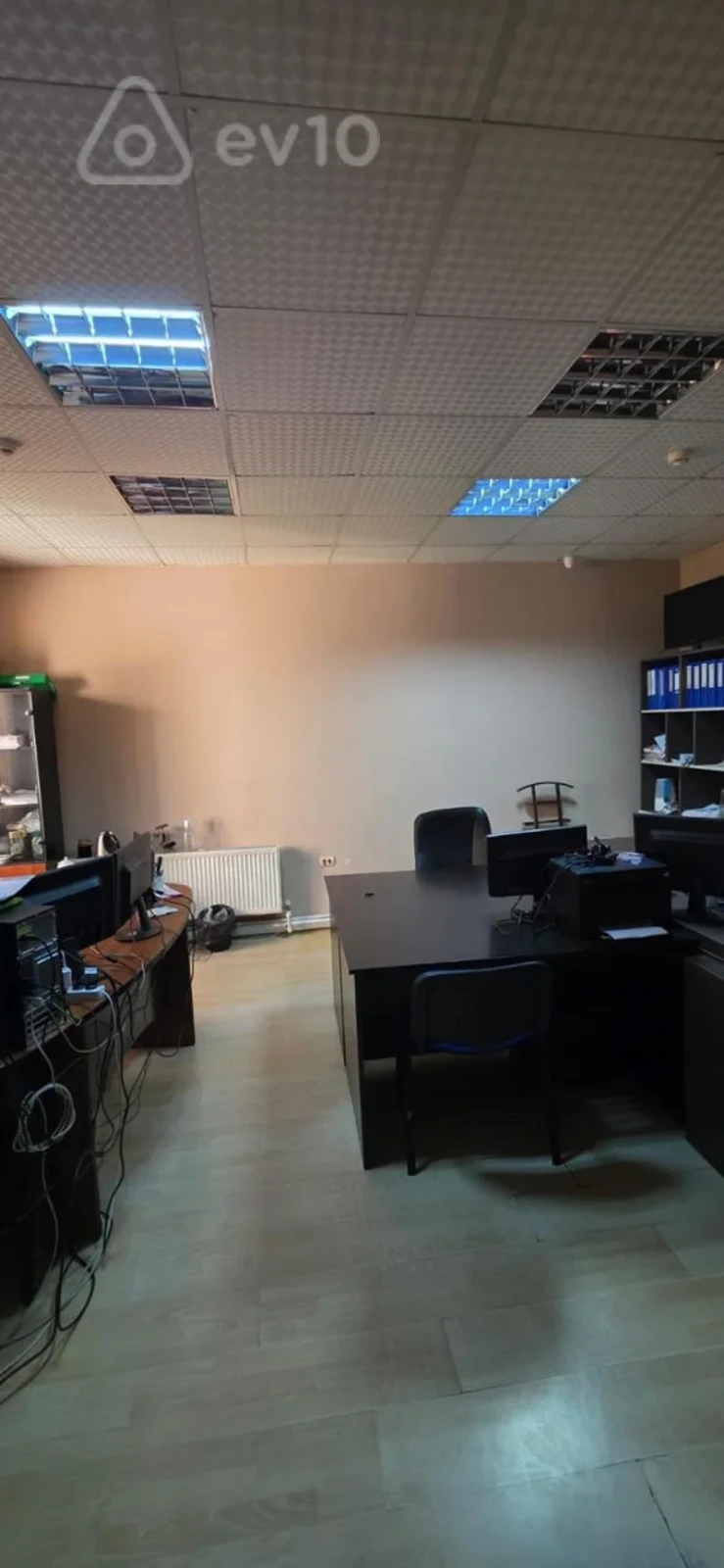 Satılır mənzil 215 m²