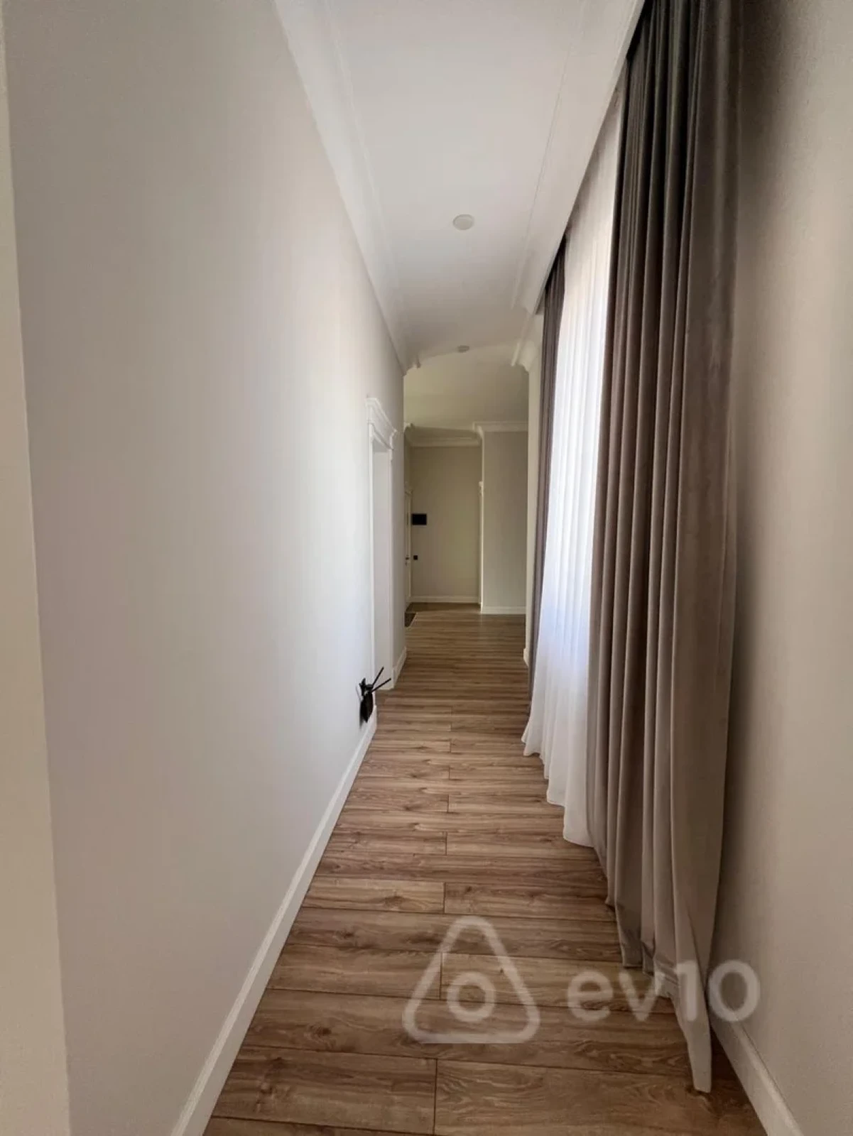 Satılır 4 otaqlı həyət evi 350 m²