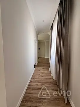 Satılır 4 otaqlı həyət evi 350 m²