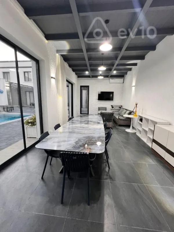 Satılır 4 otaqlı həyət evi 350 m²