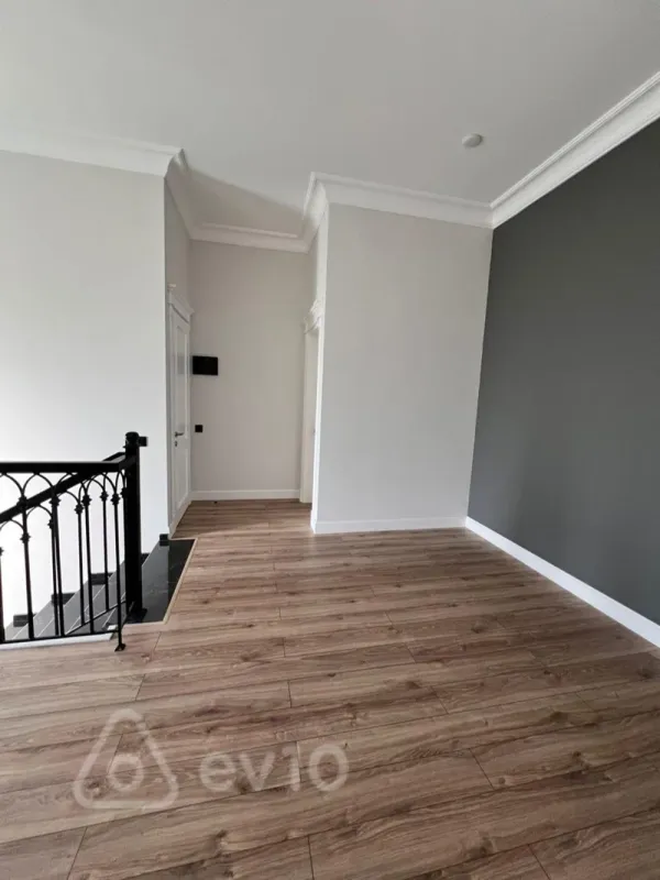 Satılır 4 otaqlı həyət evi 350 m²