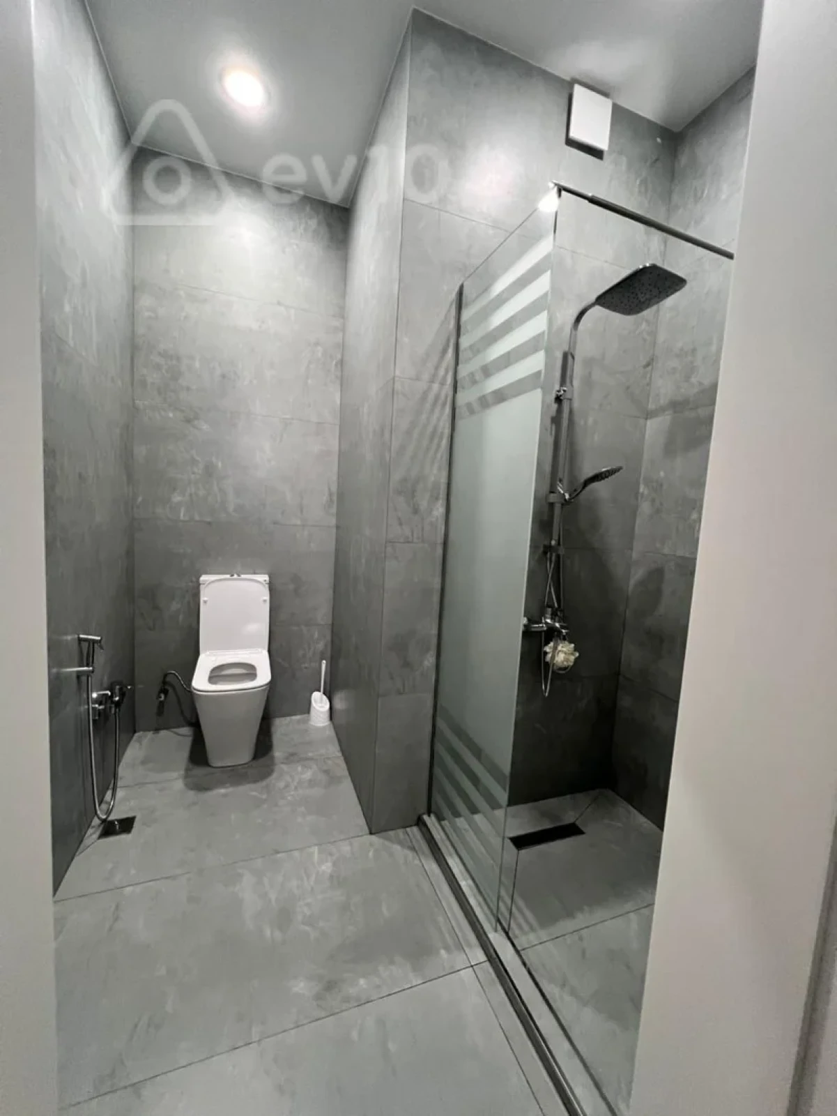 Satılır 4 otaqlı həyət evi 350 m²