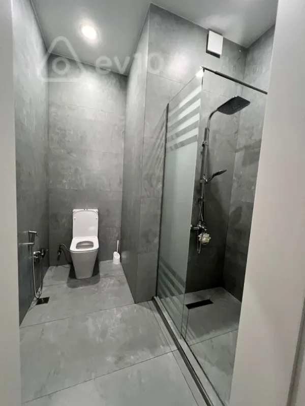 Satılır 4 otaqlı həyət evi 350 m²