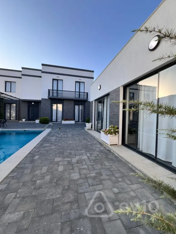 Satılır 4 otaqlı həyət evi 350 m²