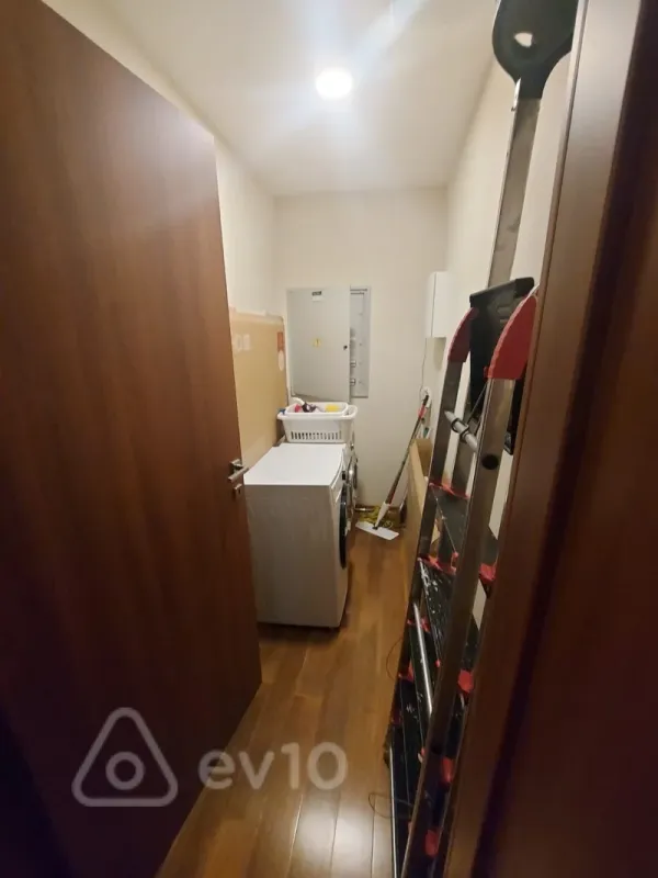 Kirayə verilir 4 otaqlı yeni tikili 220 m²