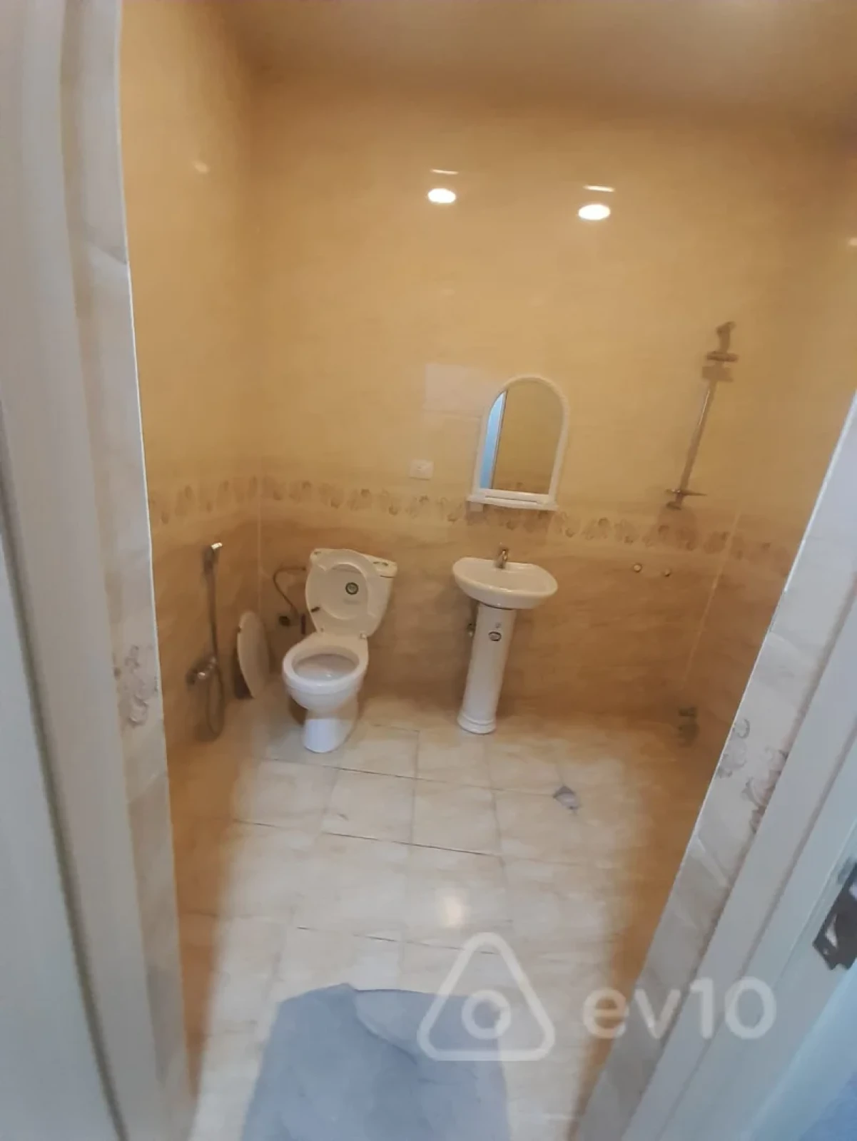 Kirayə verilir 1 otaqlı ofis 22 m²