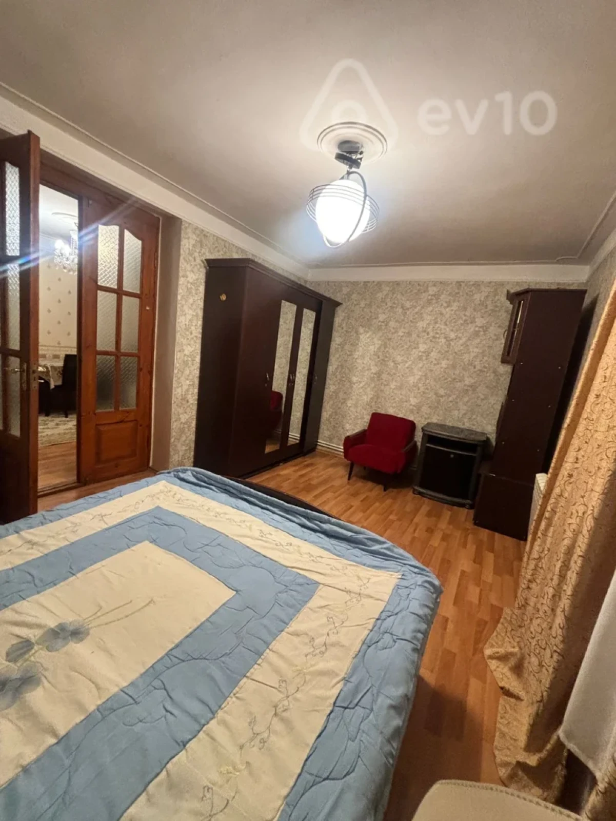 Kirayə verilir 2 otaqlı köhnə tikili 50 m²
