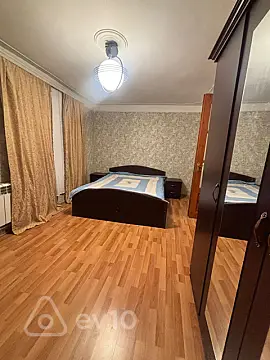 Kirayə verilir 2 otaqlı köhnə tikili 50 m²