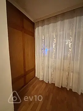 Kirayə verilir 2 otaqlı köhnə tikili 50 m²