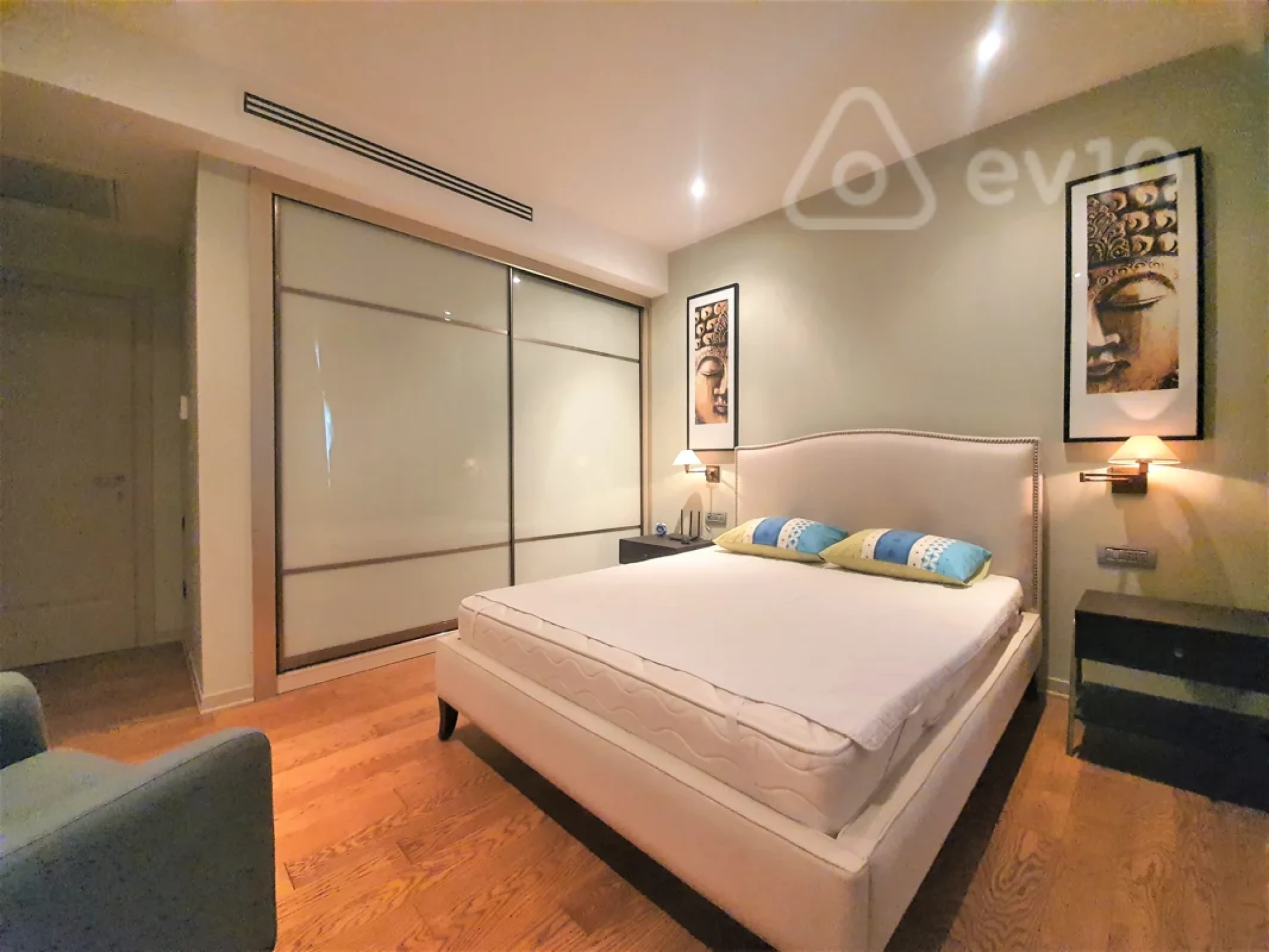 Kirayə verilir 2 otaqlı yeni tikili 120 m²