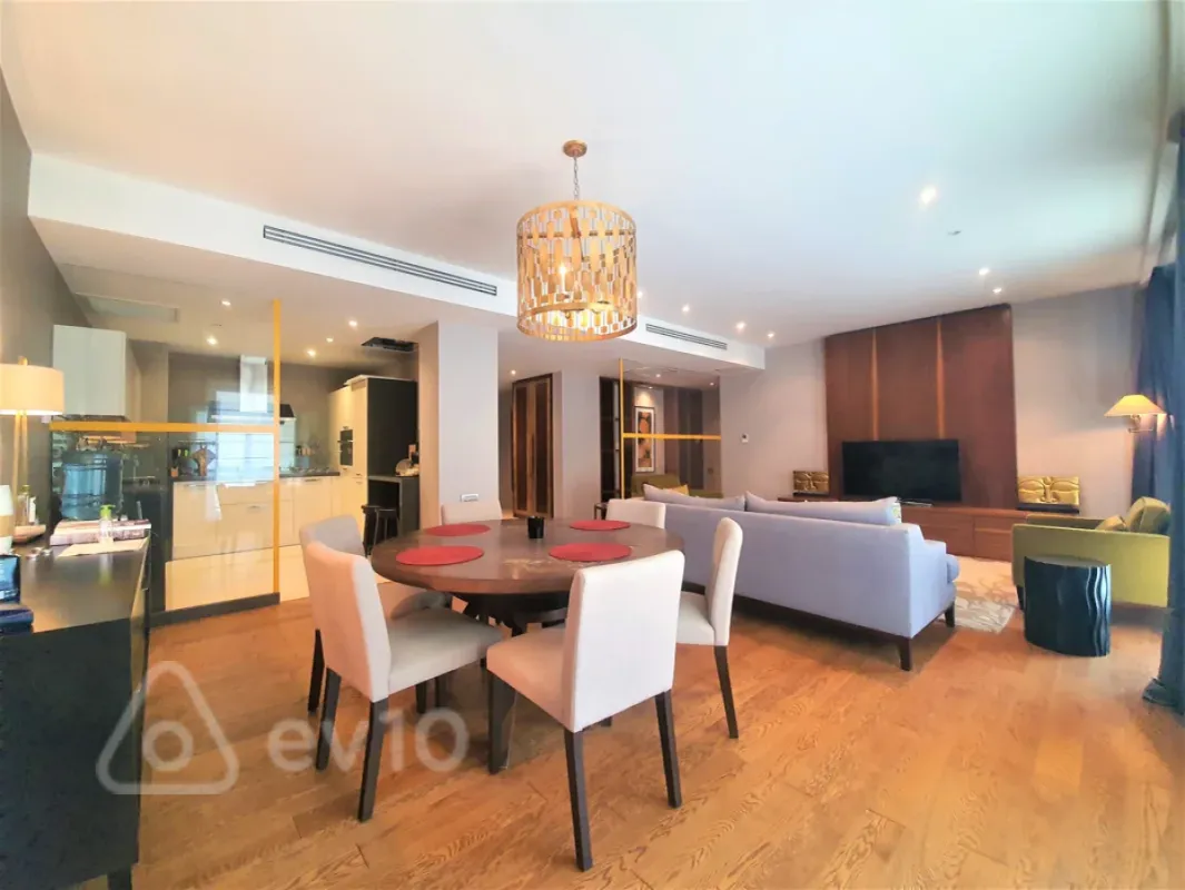 Kirayə verilir 2 otaqlı yeni tikili 120 m²
