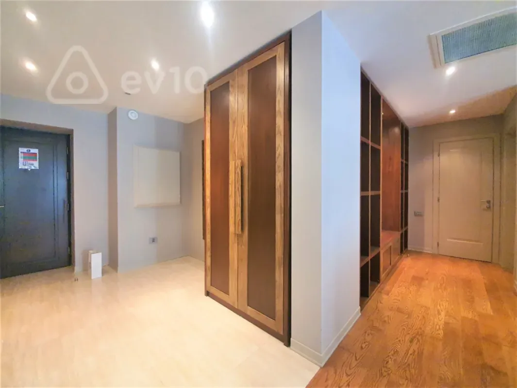 Kirayə verilir 2 otaqlı yeni tikili 120 m²