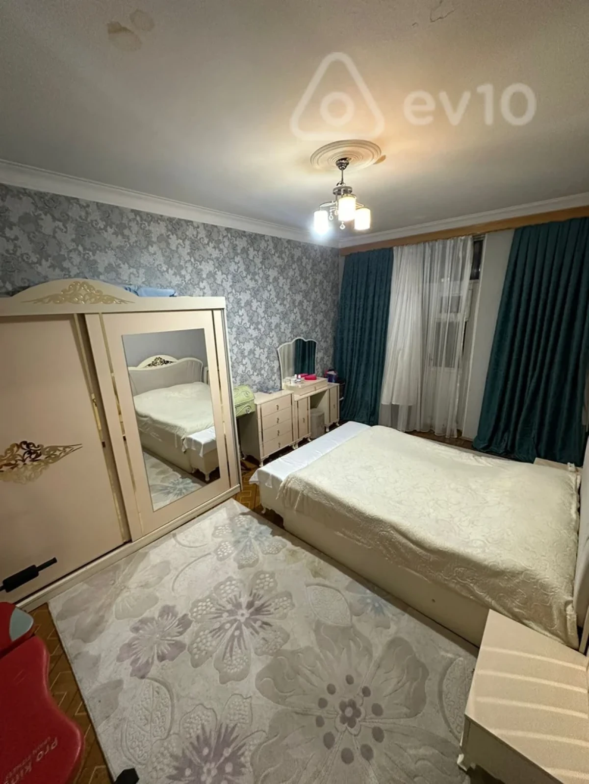 Satılır 3 otaqlı köhnə tikili 81 m²