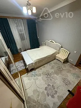 Satılır 3 otaqlı köhnə tikili 81 m²
