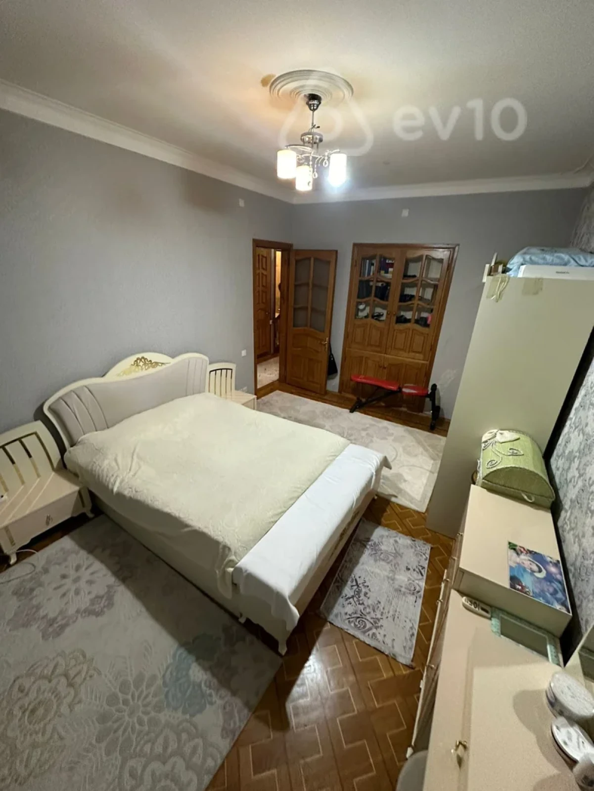Satılır 3 otaqlı köhnə tikili 81 m²