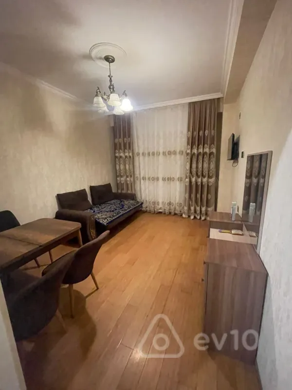 Kirayə verilir 2 otaqlı yeni tikili 50 m²