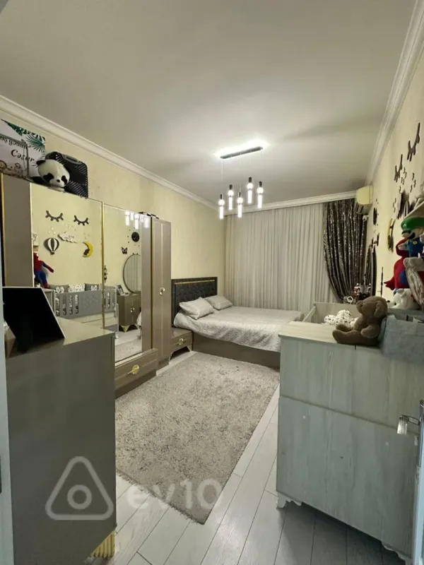 Satılır 2 otaqlı köhnə tikili 60 m²
